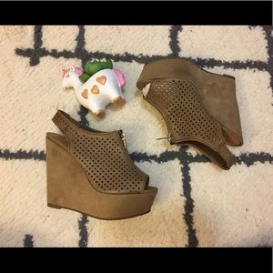 Wedge heel